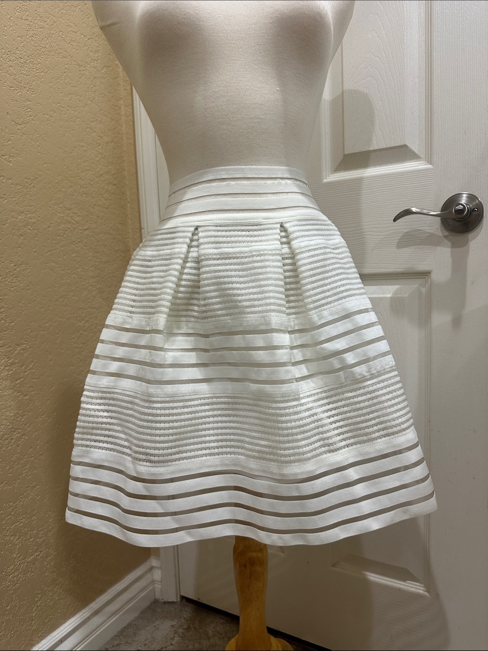 ANGL White Pleated A-Line Skirt - Classic Women's Skirt size S